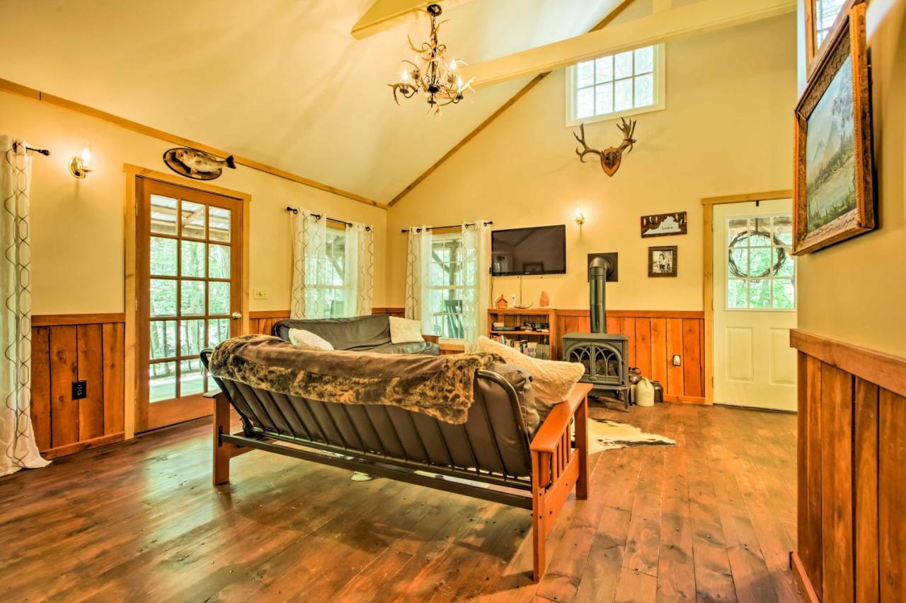 Clearwater Cabin On 10 Acres With Trout Stream! Monterey المظهر الخارجي الصورة